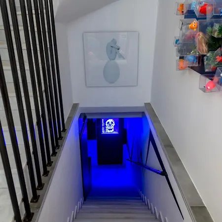 Artrock Experience - Olympia Loft Gallery - 64mq - Hermoupoli