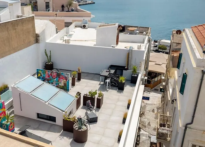 Daire Artrock Experience - Olympia Loft Gallery - 64mq - Hermoupoli Ermoupoli